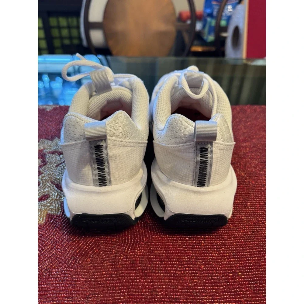 Nike Air Max INTRLK Lite Women's Size 6 White Black Running Sneakers DH9393-101